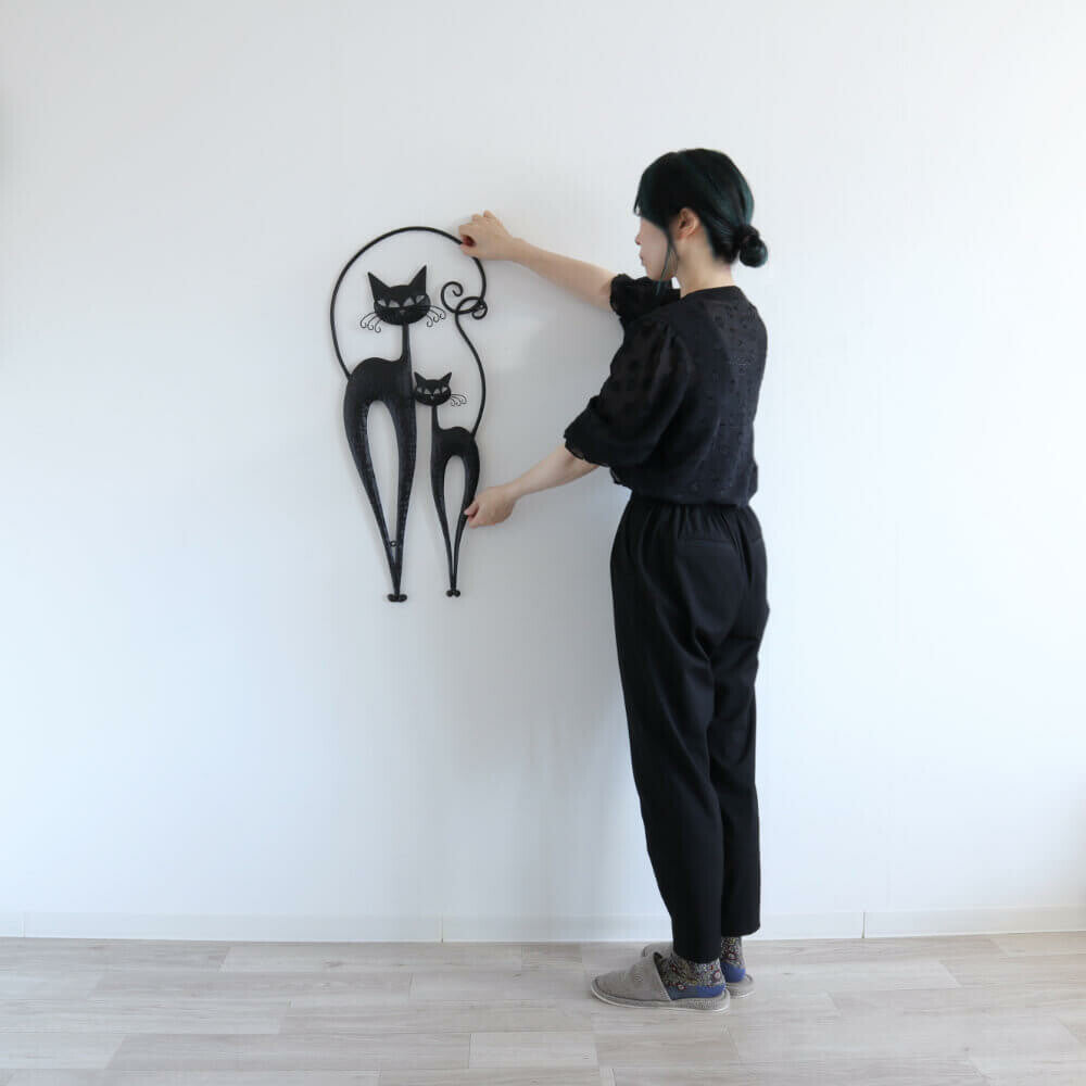 ウォールアクセント　壁飾り　壁掛け　2匹のネコ　黒