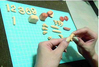 パン屋さん、カフェ、パン好きさん必見！かわいいパンの掛時計[Horloge du pain]